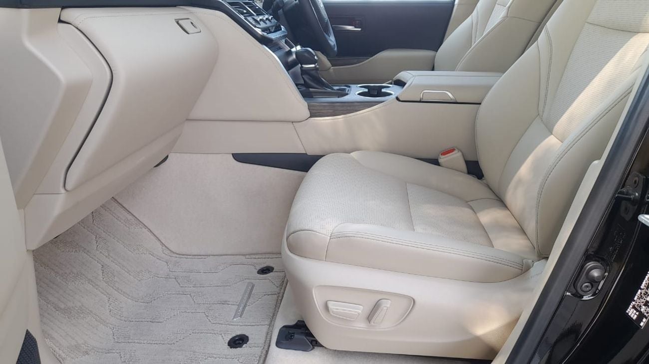 تويوتا لاند كروزر Right-Hand drive Diesel ZX black with biege