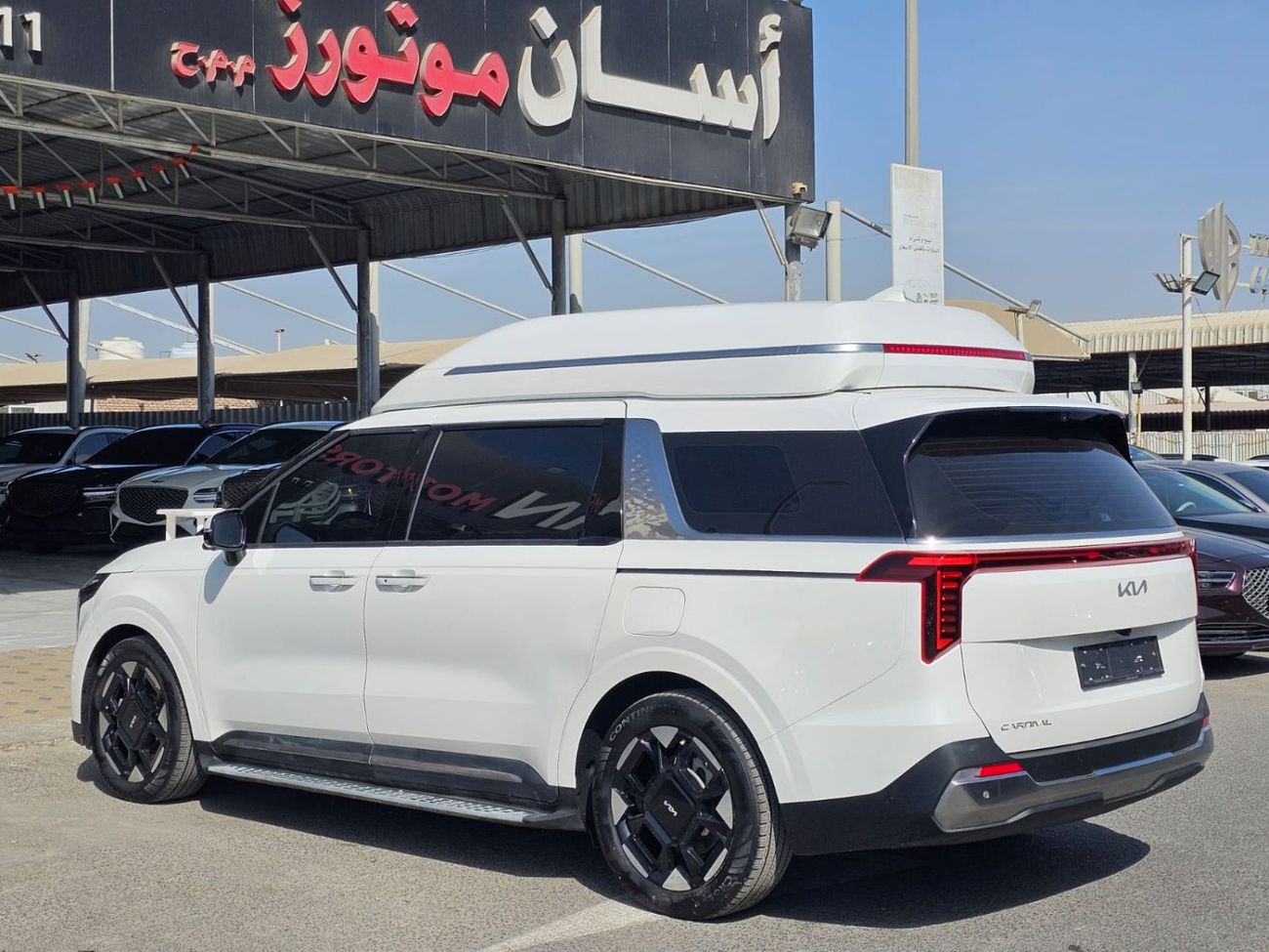 Kia Carnival Hi limousine vip 3.5L Automatic. Van