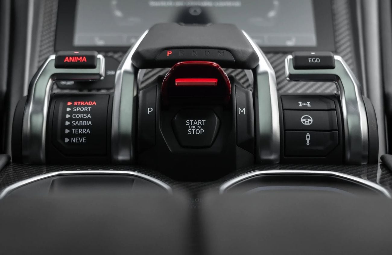 Lamborghini Urus 4.0L V8 Twin-Turbocharged Engine