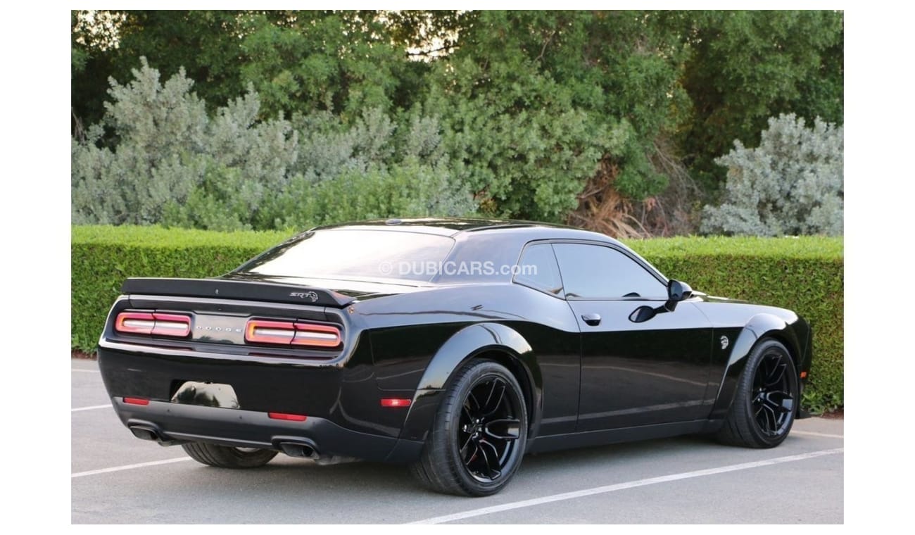 Dodge Challenger DODGE CHALLENGER SRT HELLCAT 6.2 FULL OPTION 2018 GCC full service history
