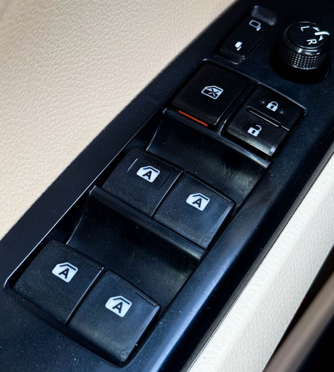 تويوتا كامري تويوتا كامري 2019 خليجي بدون حوادث بحالة ممتازة 1421 شهرياً