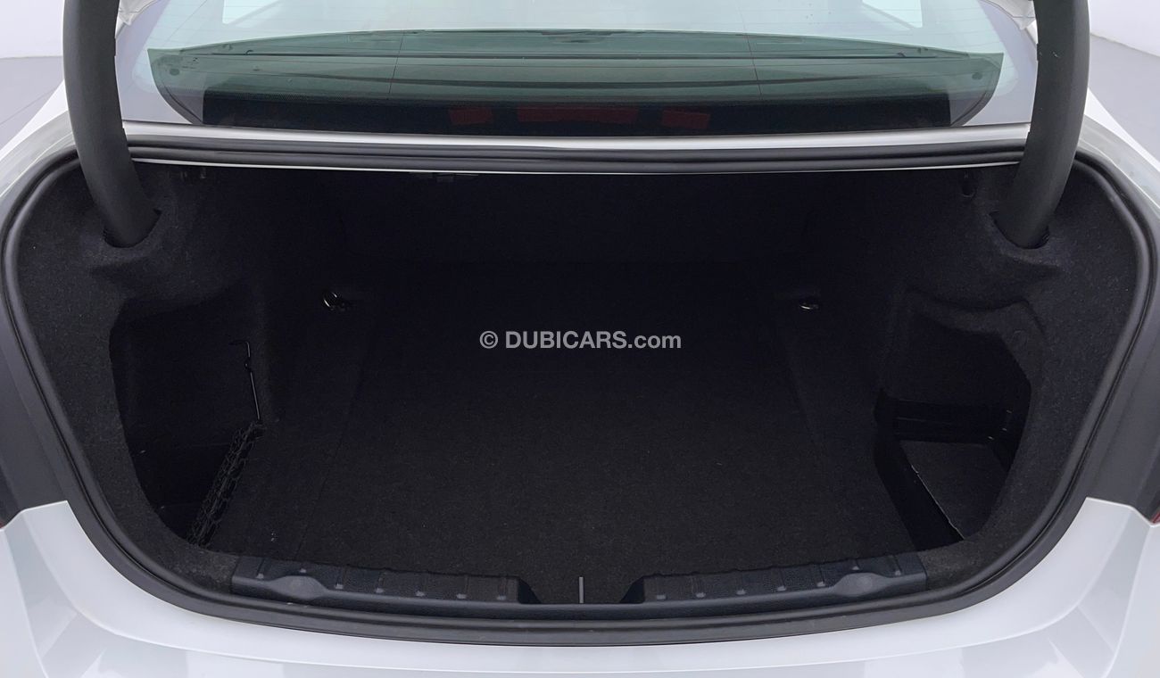 بي أم دبليو 318i EXCLUSIVE 1.5 | بدون دفعة مقدمة | اختبار قيادة مجاني للمنزل