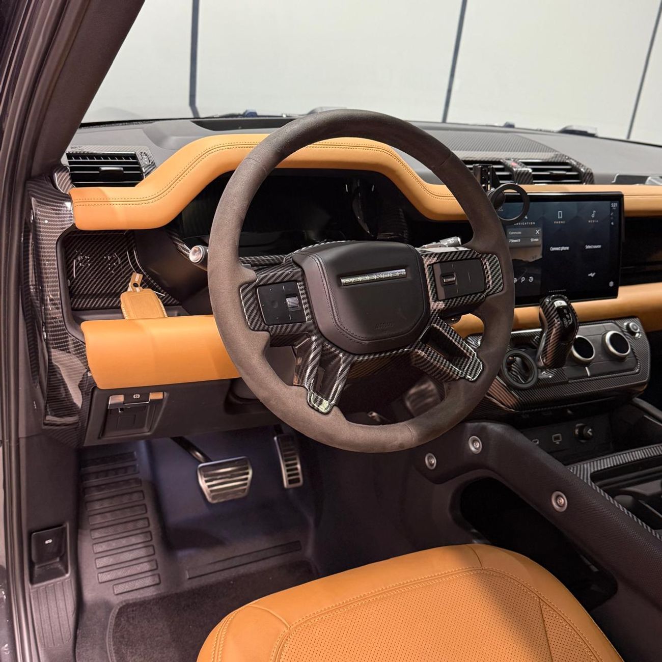 لاند روفر ديفندر 90 X P525 V8 | 5.0L Supercharged | European Specs | 3 Years Warranty & Service | Carpathian Grey