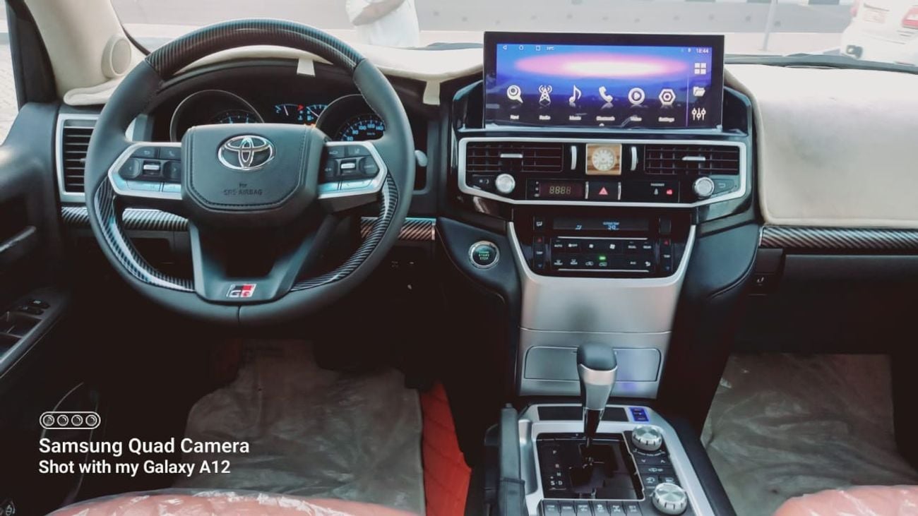 تويوتا لاند كروزر TOYOTA LAND CRUISER VXR 2009 (UPGRADE IN 2022) 8 CYLINDER ENGINE 4.7 (KM 292603) PRICE 85000 AED cle