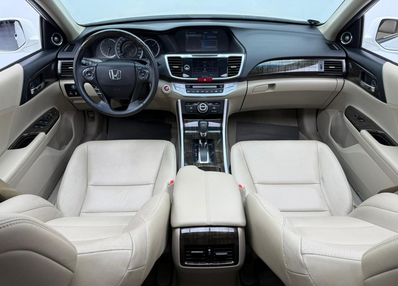 Honda Accord EX 3.5L 2016 Honda Accord V6 EX, Service History, Fully Loaded, Excellent Condition, GCC