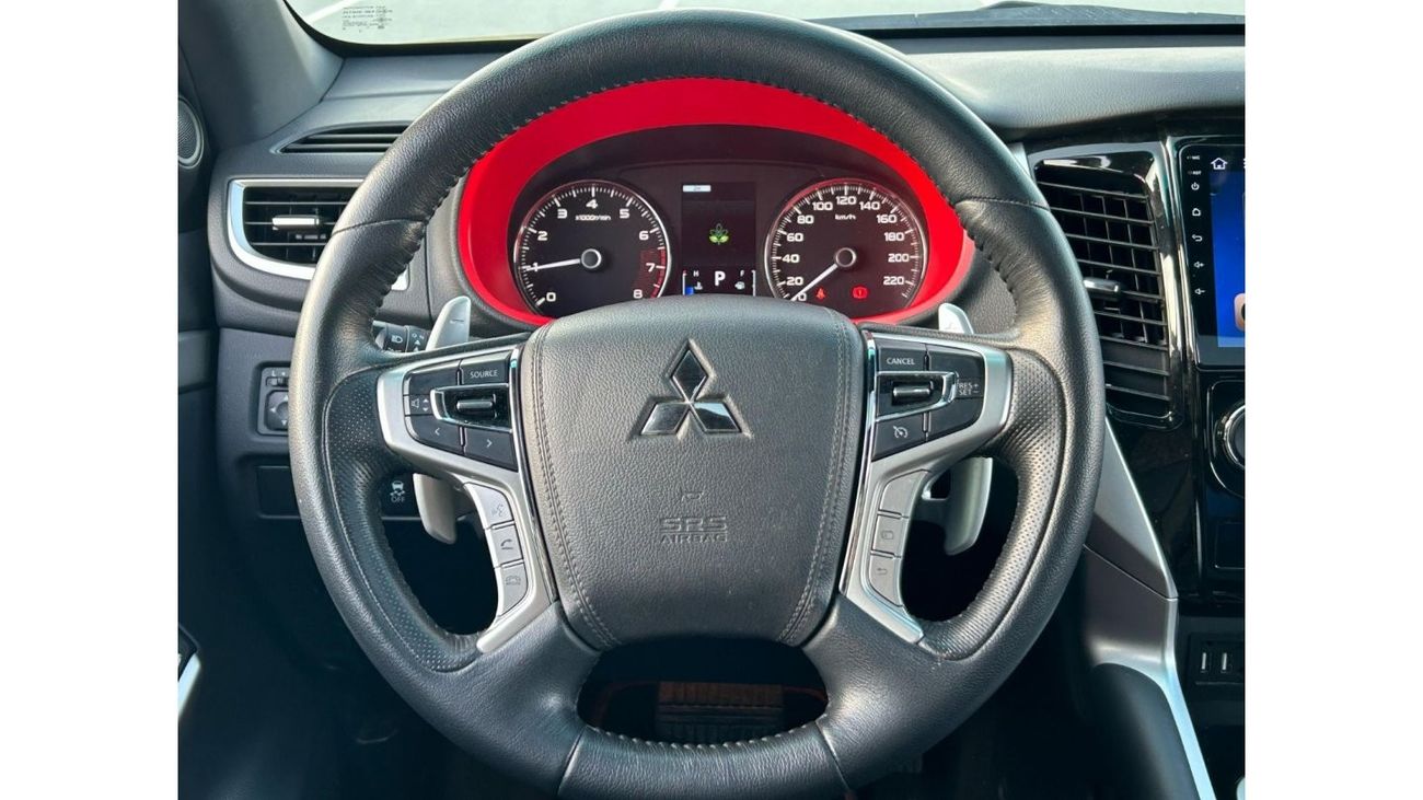 Mitsubishi Montero GLS Premium Montero Sport signature edition 2019 GCC 2Keys // Low mileage // Full option // perfect