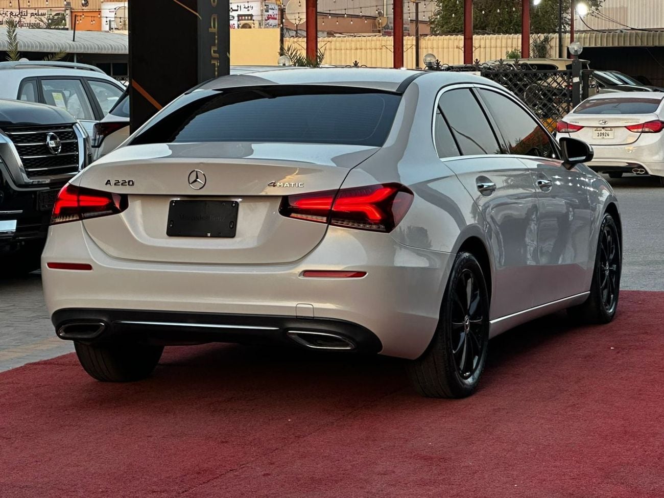 Mercedes-Benz A 220 2.0L 4-cylinder turbo (188 hp)