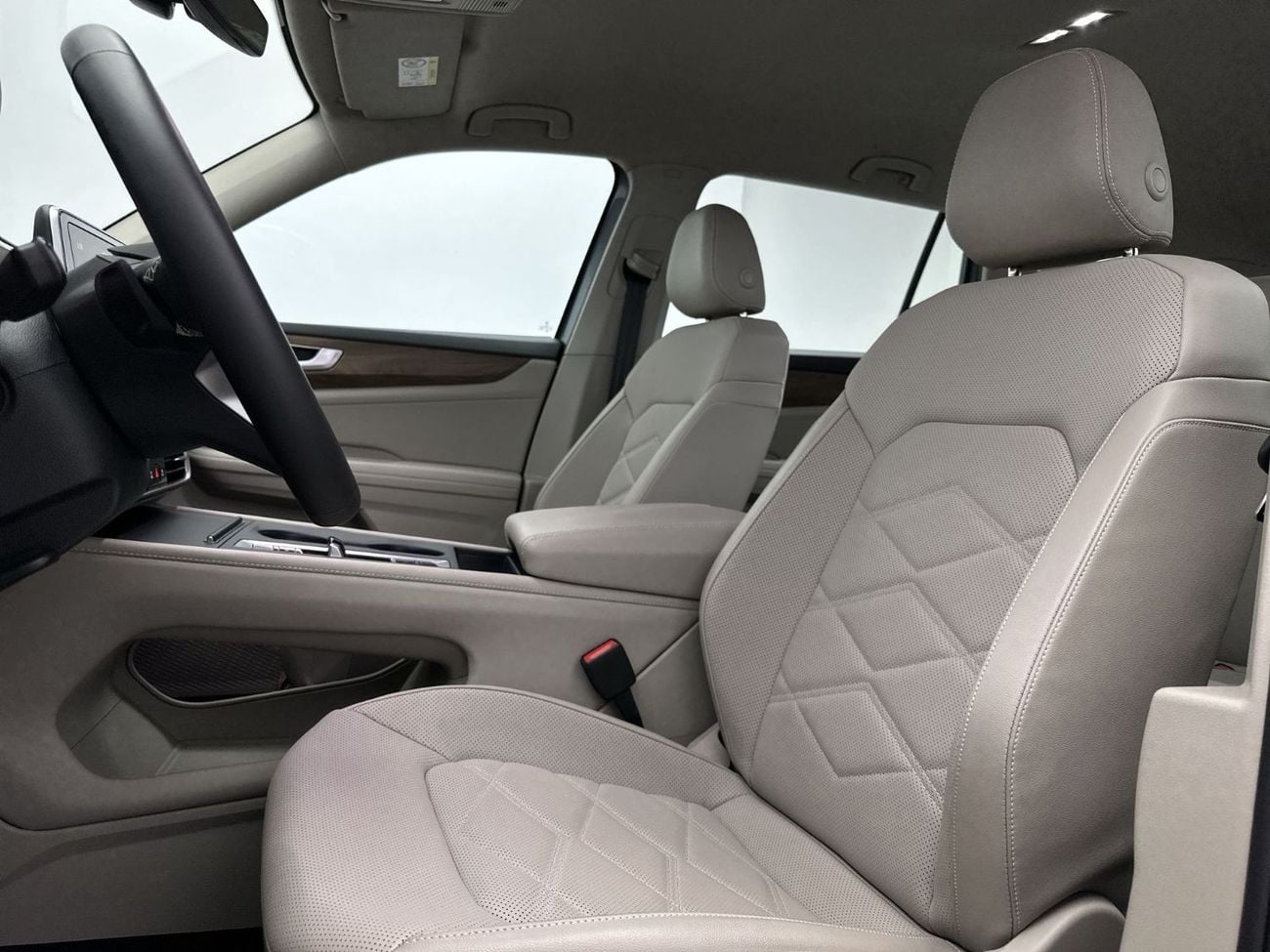 فولكس واجن تيرامونت TRENDLINE 2L | Excellent Value | UPGRADED Leather Seats | GCC Spec | VW Certified