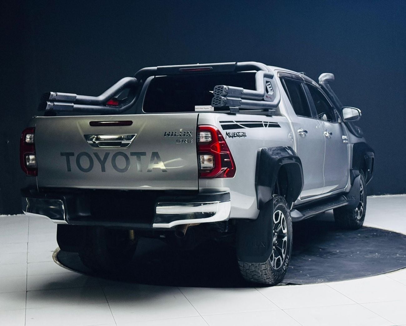 Toyota Hilux diesel 2.8 liter ,right hand drive ,automatic gear ,only for export