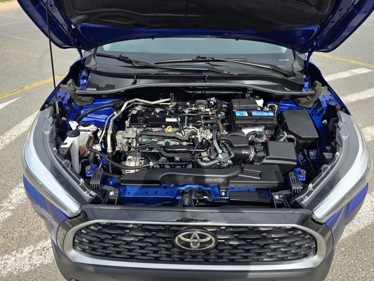 تويوتا كورولا كروس 2.0L XLE (AWD)