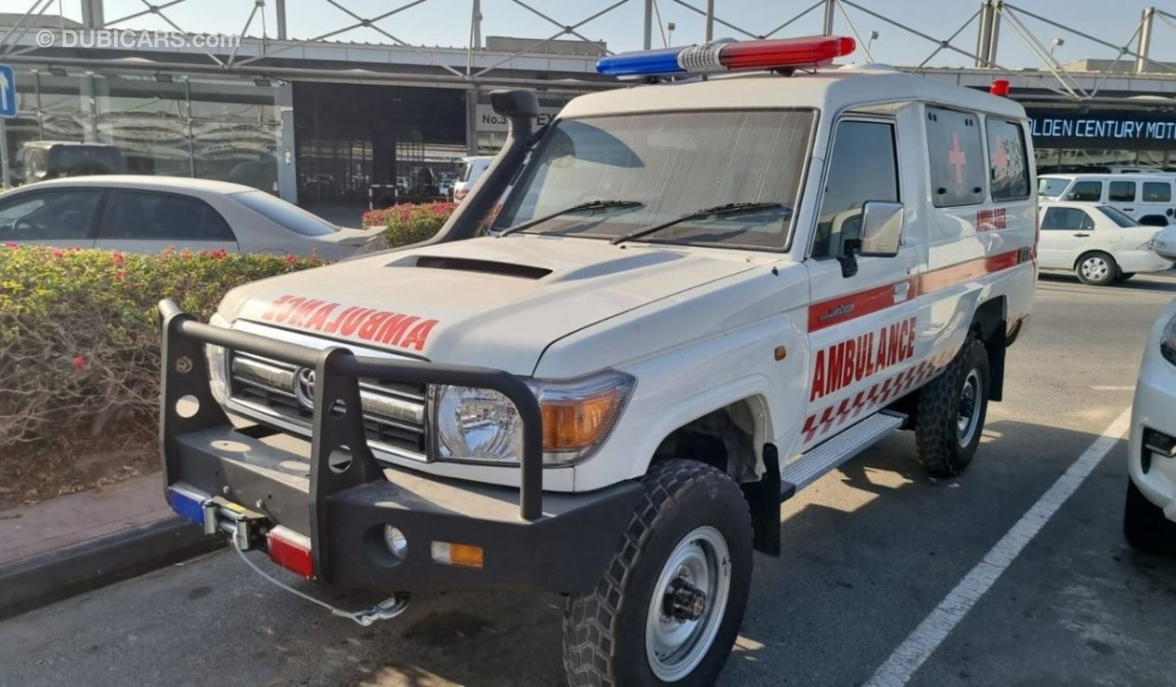 تويوتا لاند كروزر هارد توب TOYOTA LAND CRUISER AMBULANCE 2016 MODEL