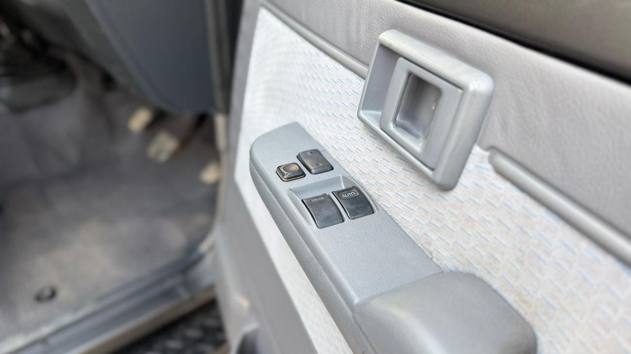 تويوتا لاند كروزر بيك آب MODIFIED TO 2025 MODEL | SINGLE CAB | MANUAL TRANSMISISON | 4.5L | RHD | SPORTS BAR