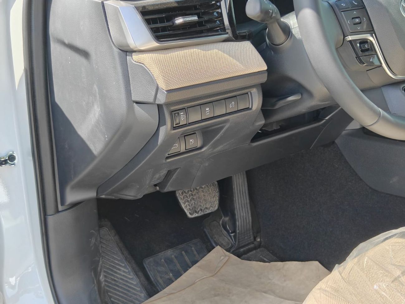 Toyota Camry Toyota Camry LE 2.5L petrol automatic GCC spec FWD