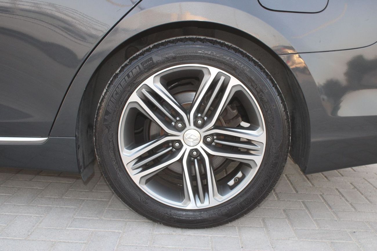 Hyundai Grandeur Hyundai Grander 2019 imported from Korea, customs papers, in excellent condition, Diesel