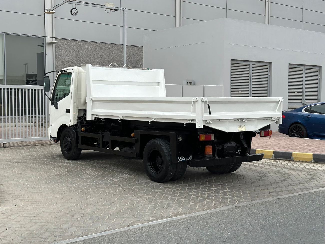 Hino 300 BLENDER PICKUP
