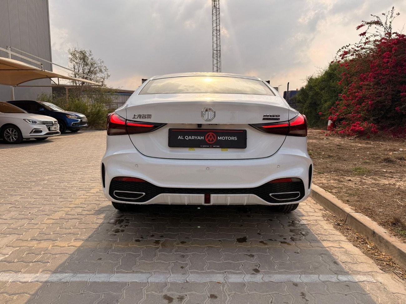 أم جي 5 MG5 2025 180DVVT Global Deluxe Edition - Automatic with Sunroof | Export price