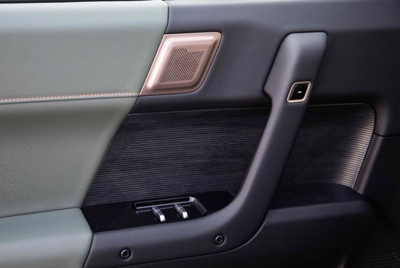 شيري iCar 03 2024 ICAR EQ3 V2 طويلة المدى - أسود من الداخل أخضر | تصدير فقط