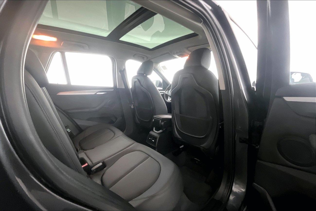 بي أم دبليو X1 sDrive 20i Executive | شامل الضمان | 0 ﺪﻔﻋﺓ ﺃﻮﻟﻯ