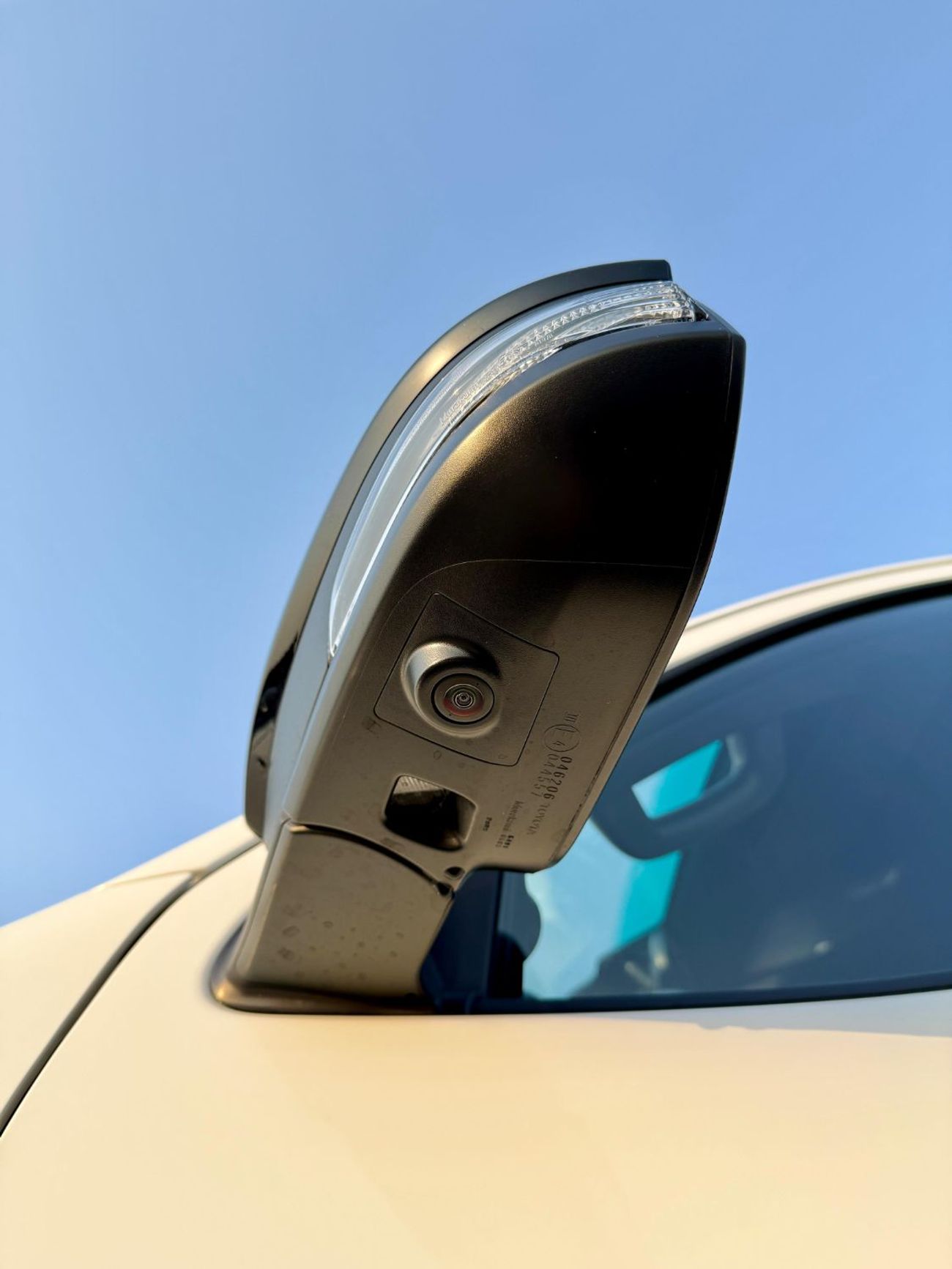 تويوتا هيلوكس TOYOTA HiLUX GR 2.8 DiESEL FuLL 2025 WHiTE