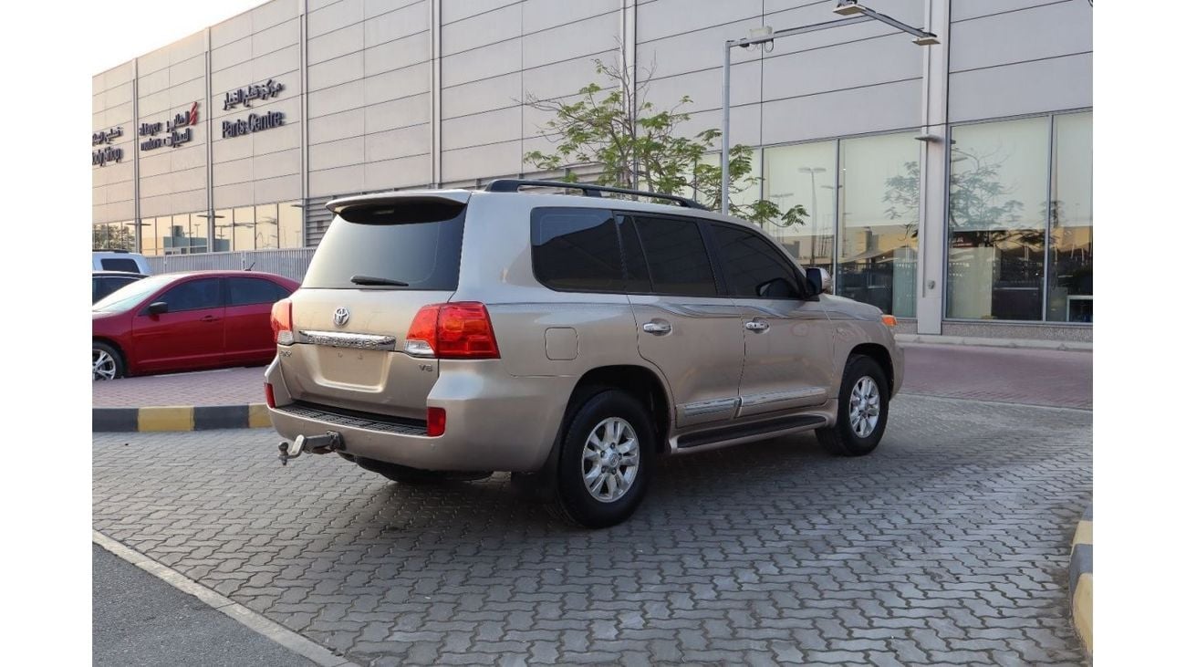 Toyota Land Cruiser GCC V8 GXR