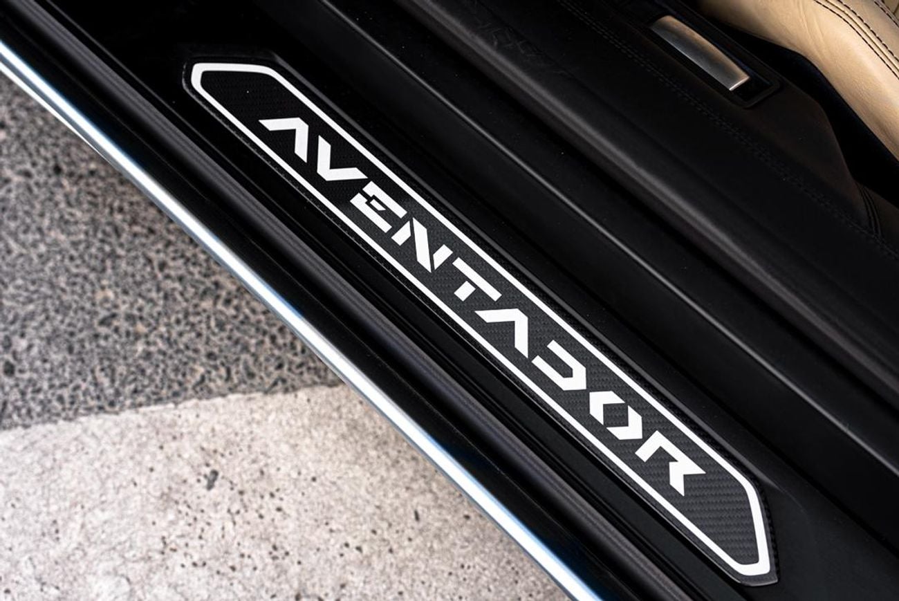 Lamborghini Aventador Roadster GCC Full Service history
