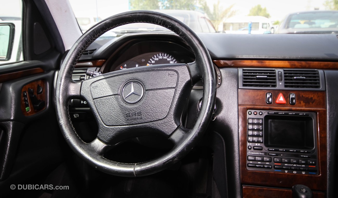 Mercedes-Benz E 320