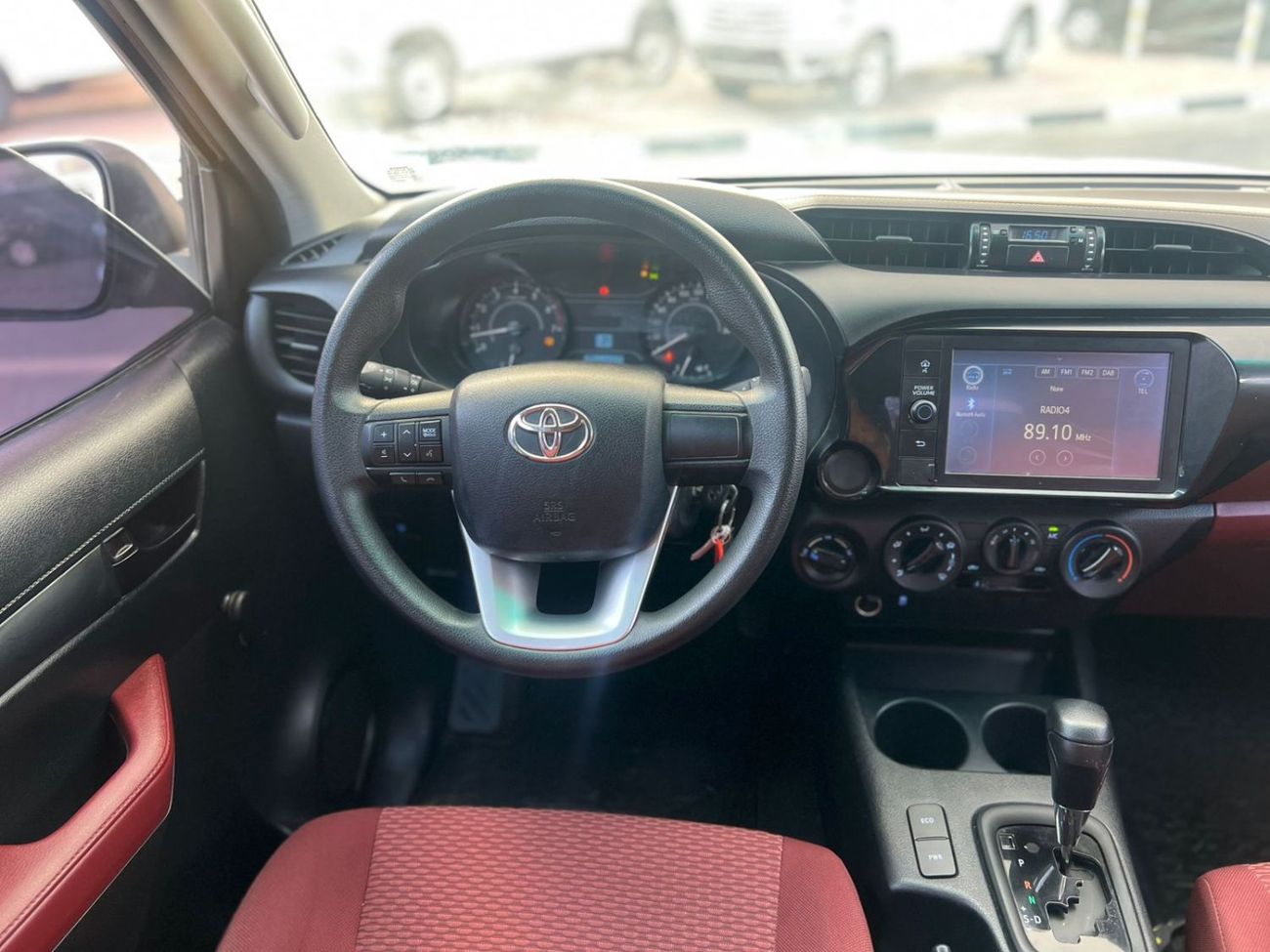 تويوتا هيلوكس 2022 Toyota Hilux GL 2.7L V4 - 4x4 AWD Original Paint - GCC -  Patrol Automatic