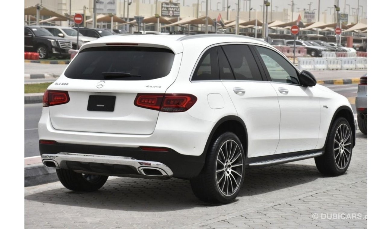 مرسيدس بنز GLC 300 4-MATIC  ( WITH 360 CAMERA ) / CLEAN CAR / WITH WARRANTY