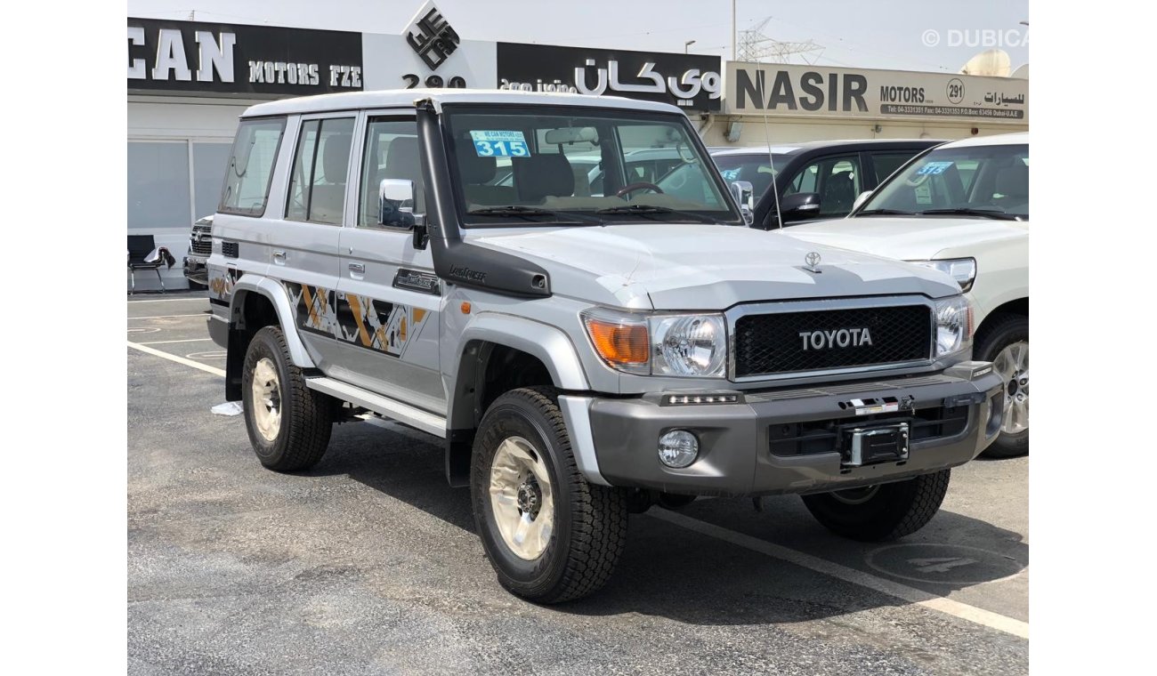 Toyota Land Cruiser Hard Top LXG 76 HT 4.0L