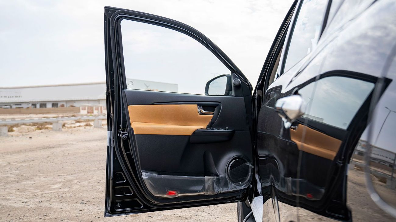 تويوتا فورتونر Toyota Fortuner 2.7L Petrol 4X4 MY2025