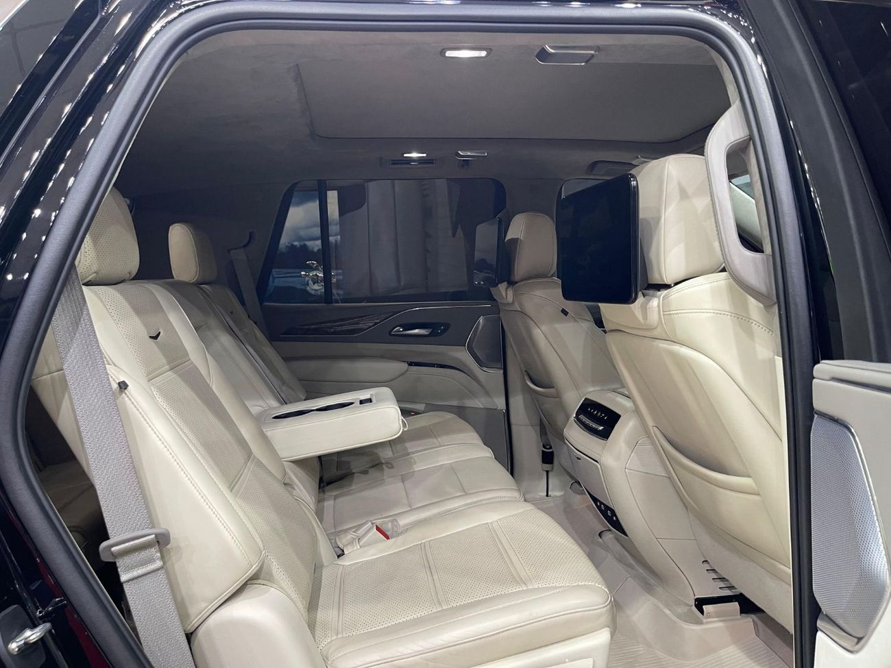 كاديلاك إسكالاد Premium Luxury 6.2L 4WD