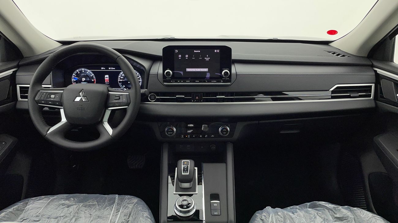 ميتسوبيشي آوتلاندر H/L SYNTHETIC LEATHER SEATS WITH SUNROOF 2.5 | بدون دفعة مقدمة | اختبار القيادة في المنزل