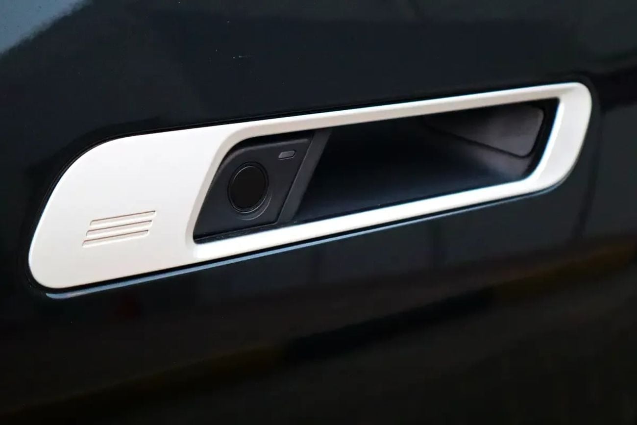 BMW 735i DESIGN PURE EXCELLENCE BMW 7 Series 735 2025 GCC specs