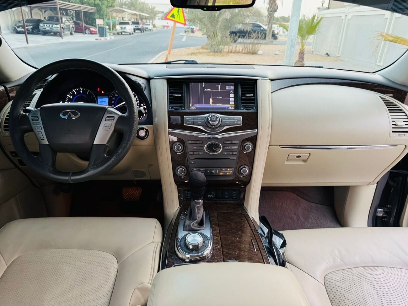 Infiniti QX80