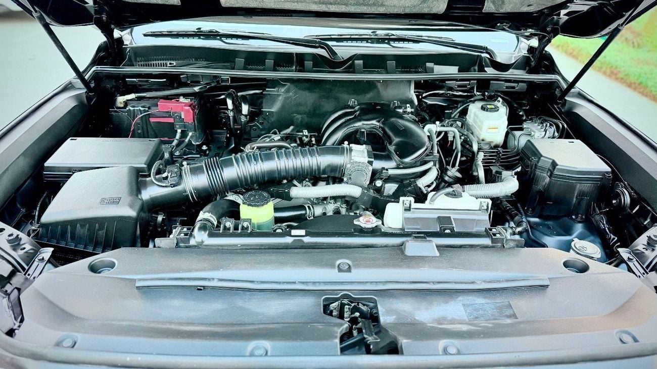 Toyota Land Cruiser 2022 model GXR Full Option Top Of The Range