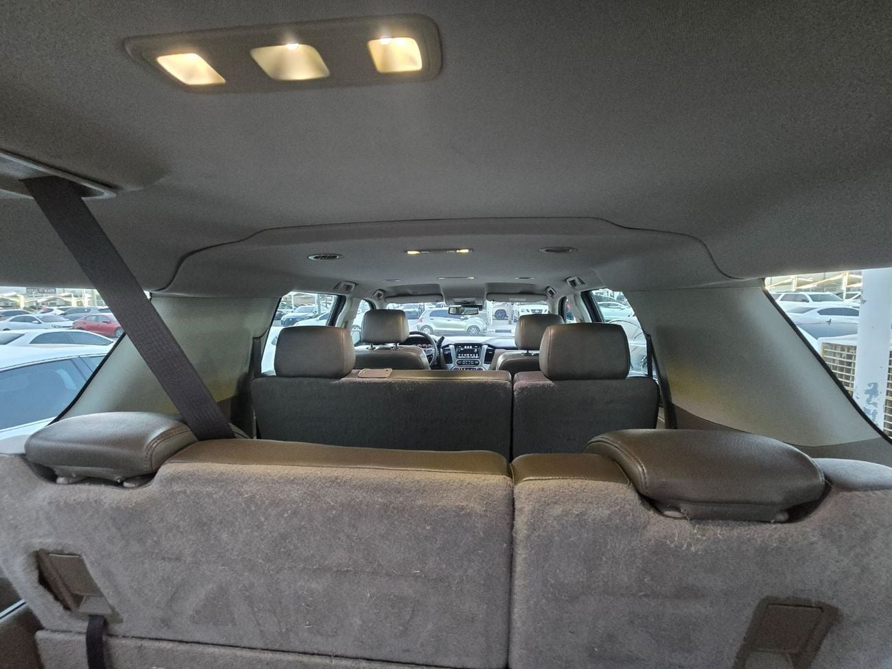 جي أم سي يوكون SLE 5.3L 4WD (8 Seater)