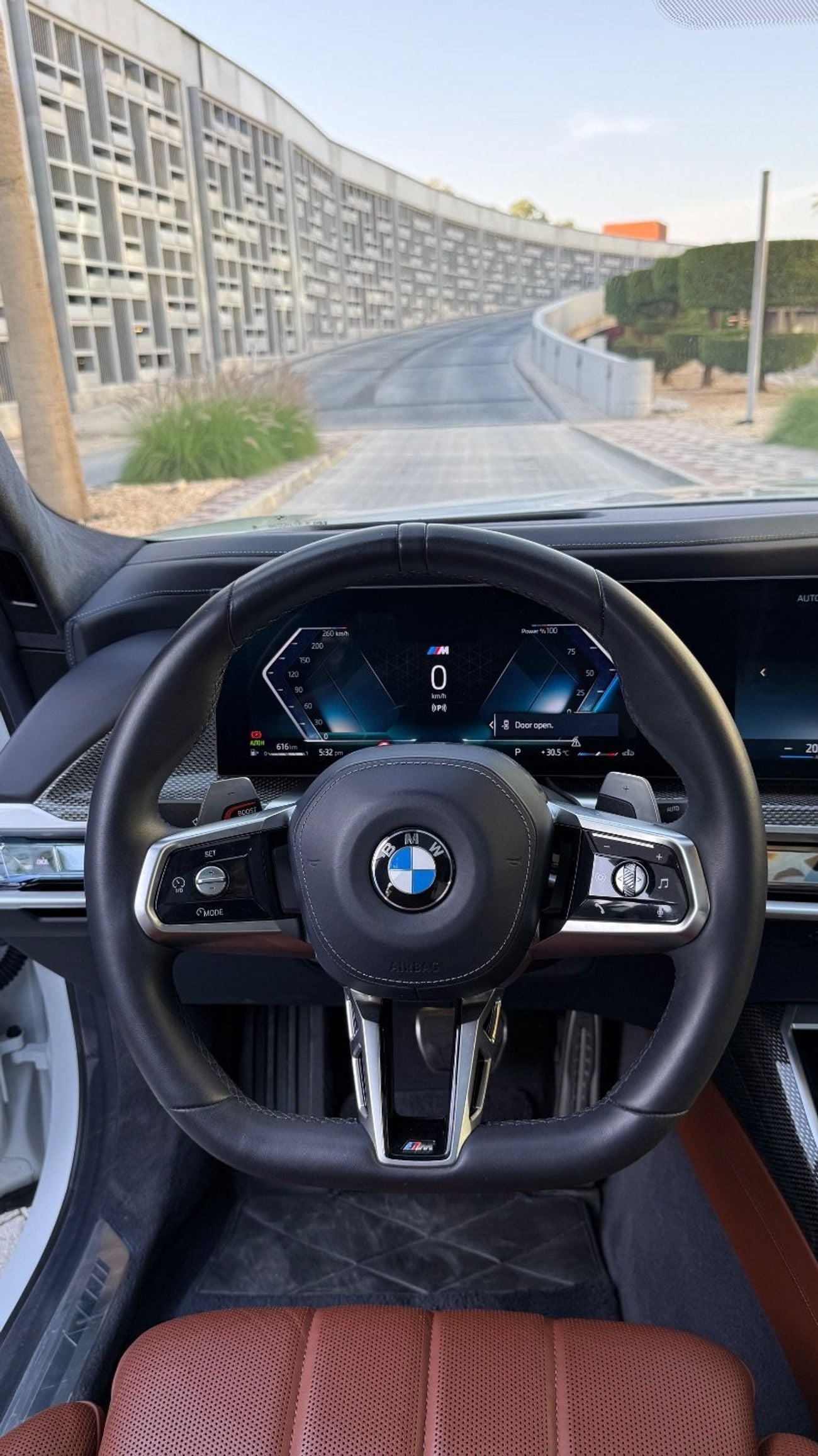 بي أم دبليو M760Li