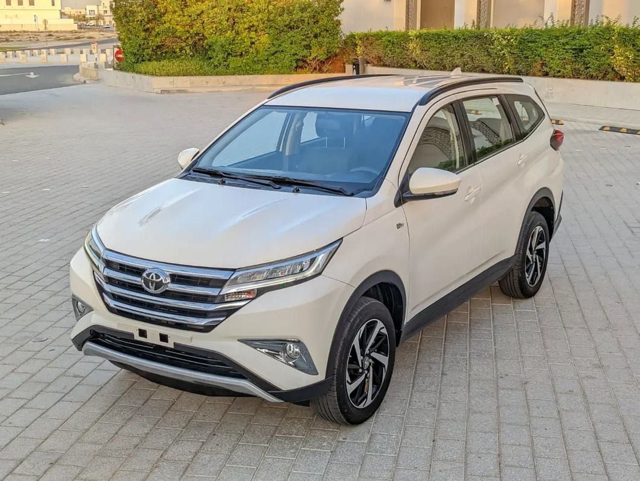 تويوتا راش GCC EX Prestine Condition Low KM Perfect Family 7 Seat SUV