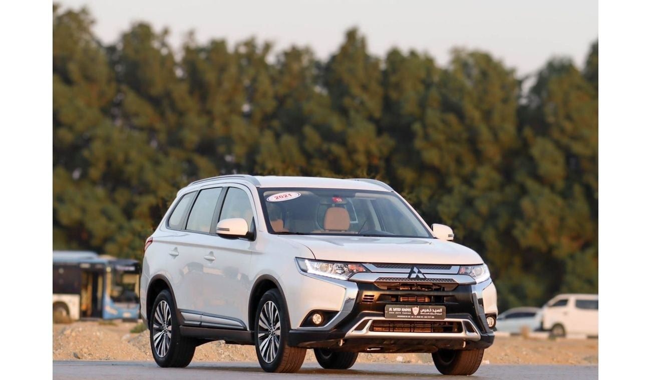 Mitsubishi Outlander GLS 2.4L Mitsubishi Outlander 2021 GCC 2.4L accident-free original paint in excellent condition 1281