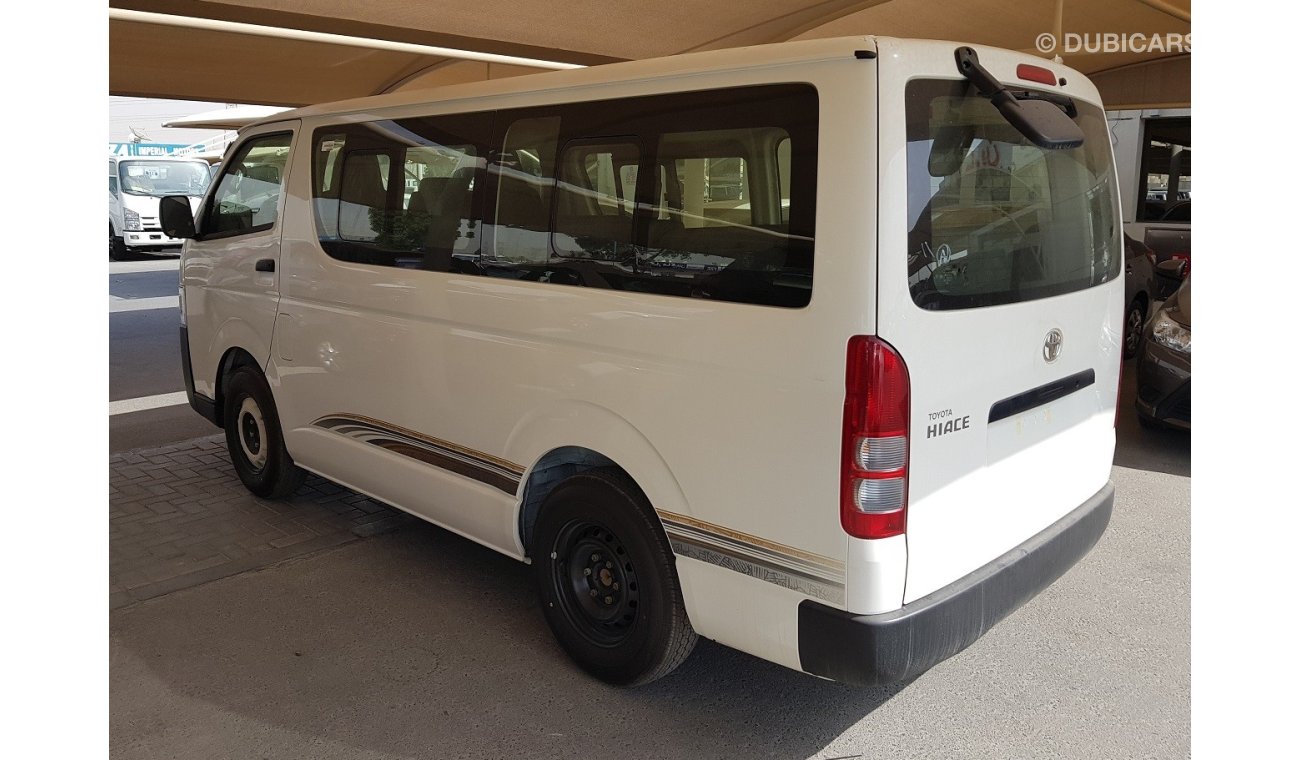 Toyota Hiace 15 Seater Dsl Std Roof