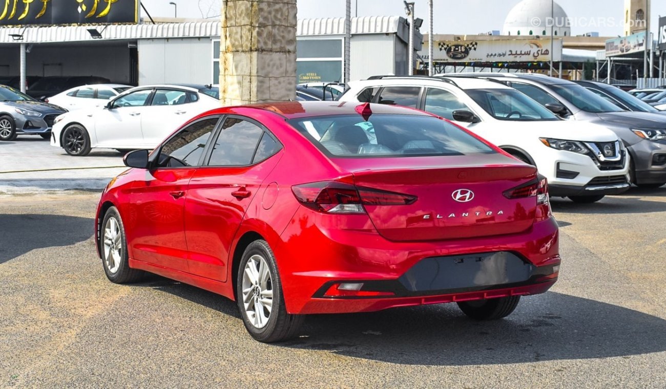 Hyundai Elantra Standard