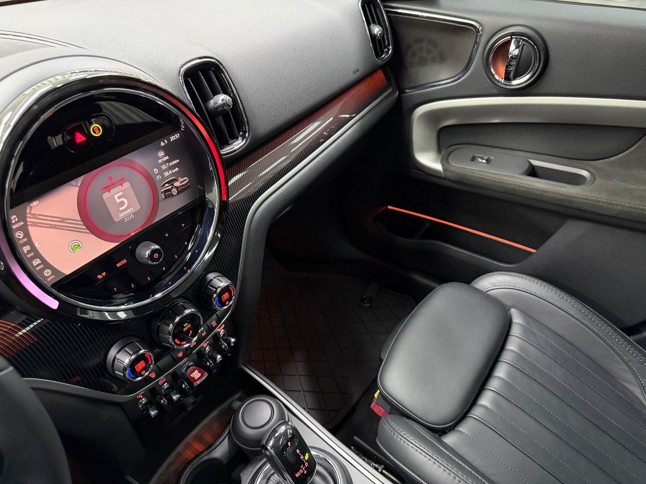 ميني جون كوبر كونتري مان GCC .. FSH .. Low Milegea .. Perfect Condition