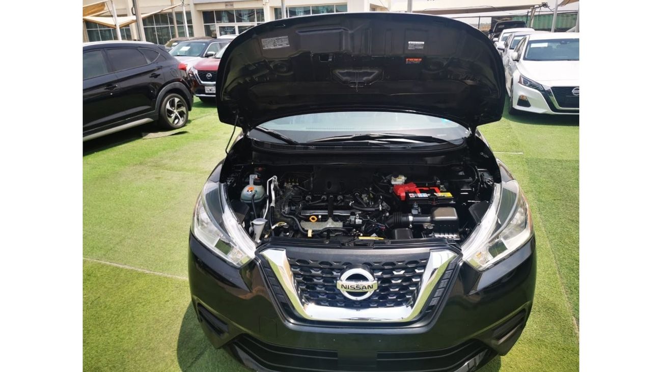 Nissan Kicks SV Very Clean Car