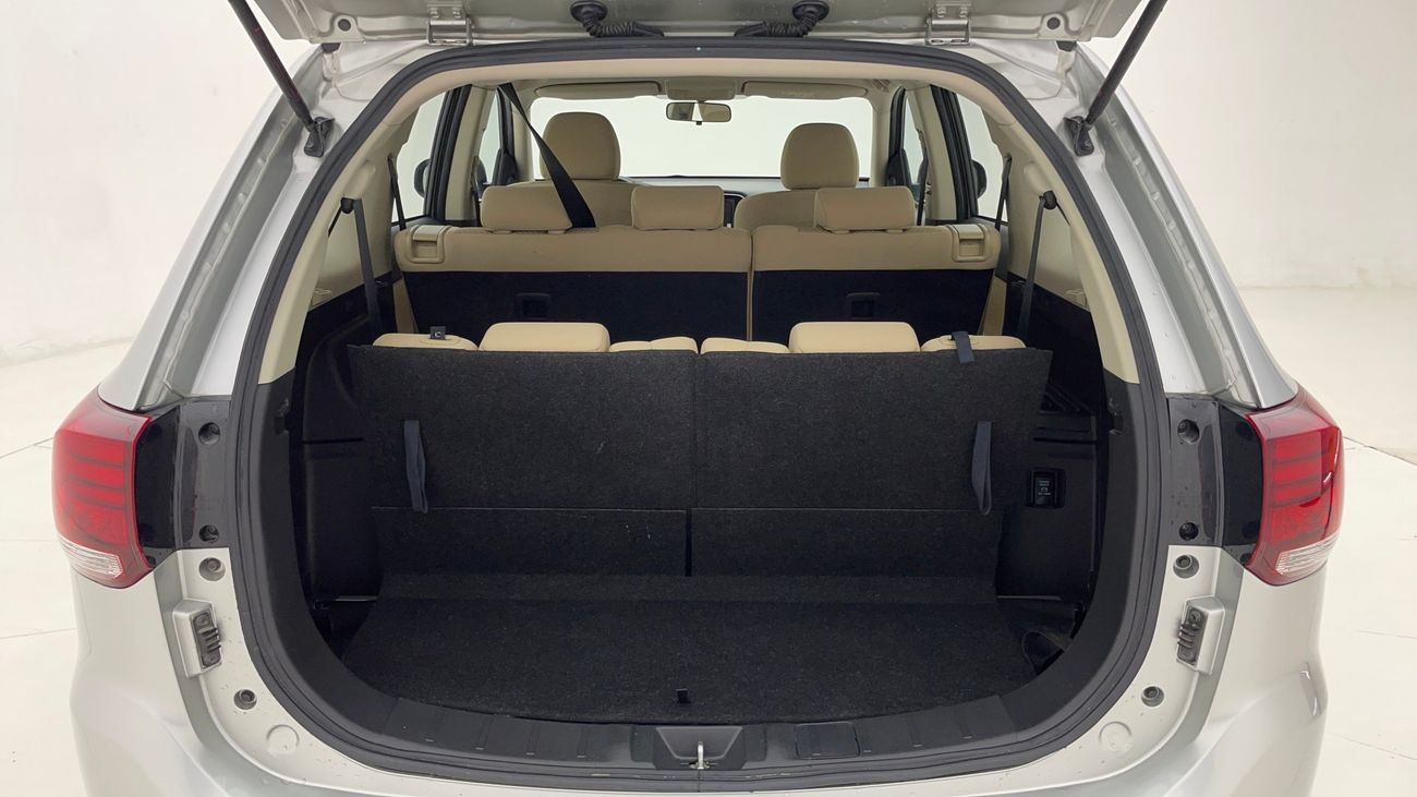 ميتسوبيشي آوتلاندر GLX MID 2.4 | بدون دفعة مقدمة | اختبار القيادة في المنزل