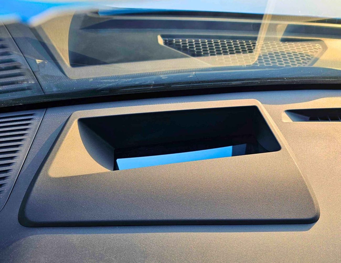 تويوتا برادو TURBO LUXURY / 2.8L DIESEL / RADAR / LEATHER WITH MEMORY SEATS / AVS SIDE MOULDING (CODE # PDLX2)