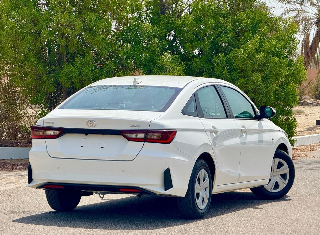 تويوتا يارس 1.5L E