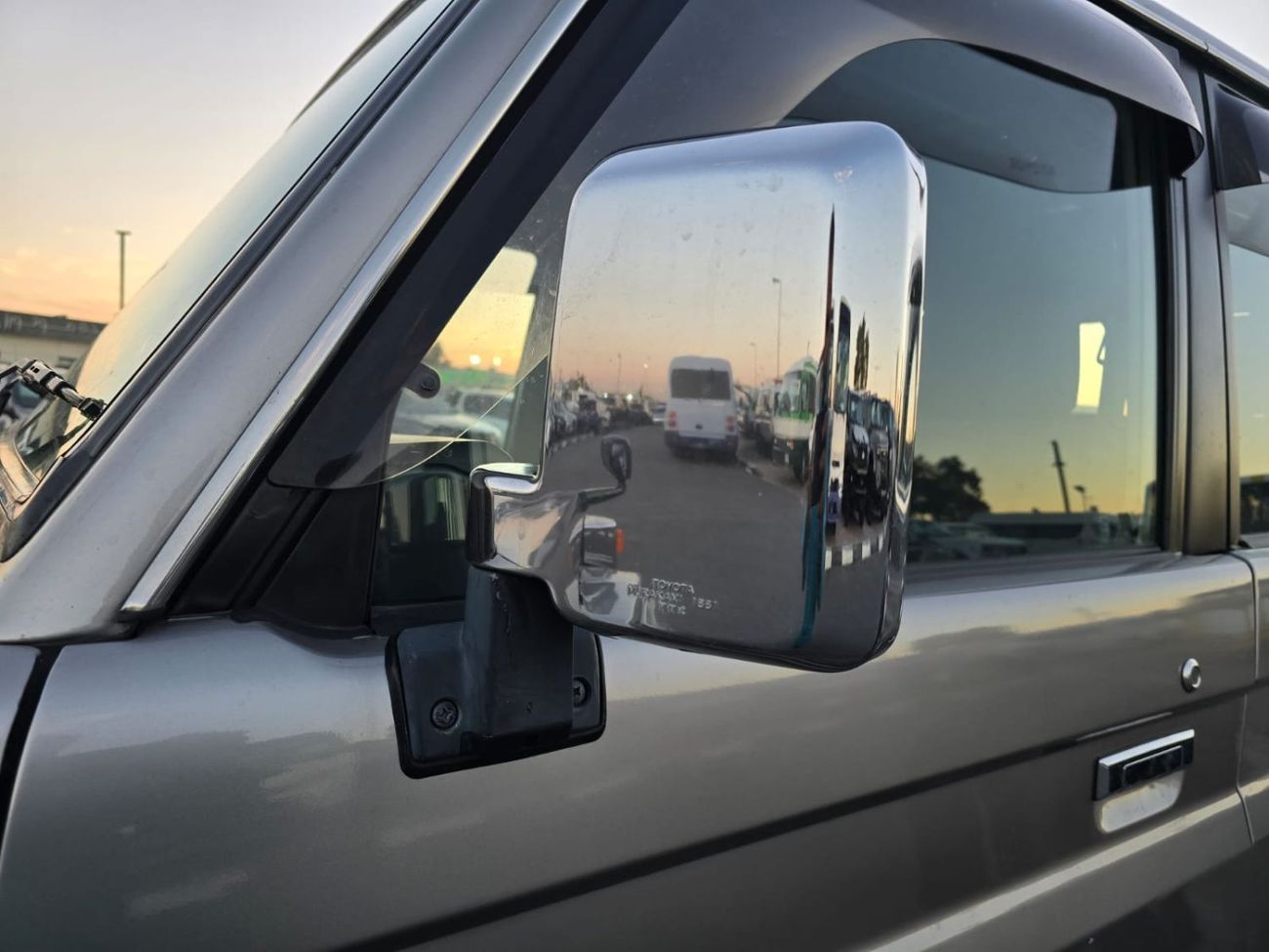 تويوتا لاند كروزر TOYOTA LAND CRUISER SUV RHD 2001 MODEL 4.1 L DIESEL MANUAL(PM03166)