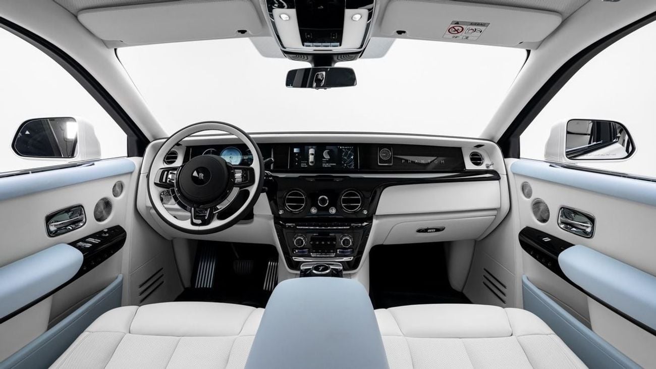 Rolls Royce Phantom EWB - 2026 - GCC Specs - Under Warranty and Service Contract