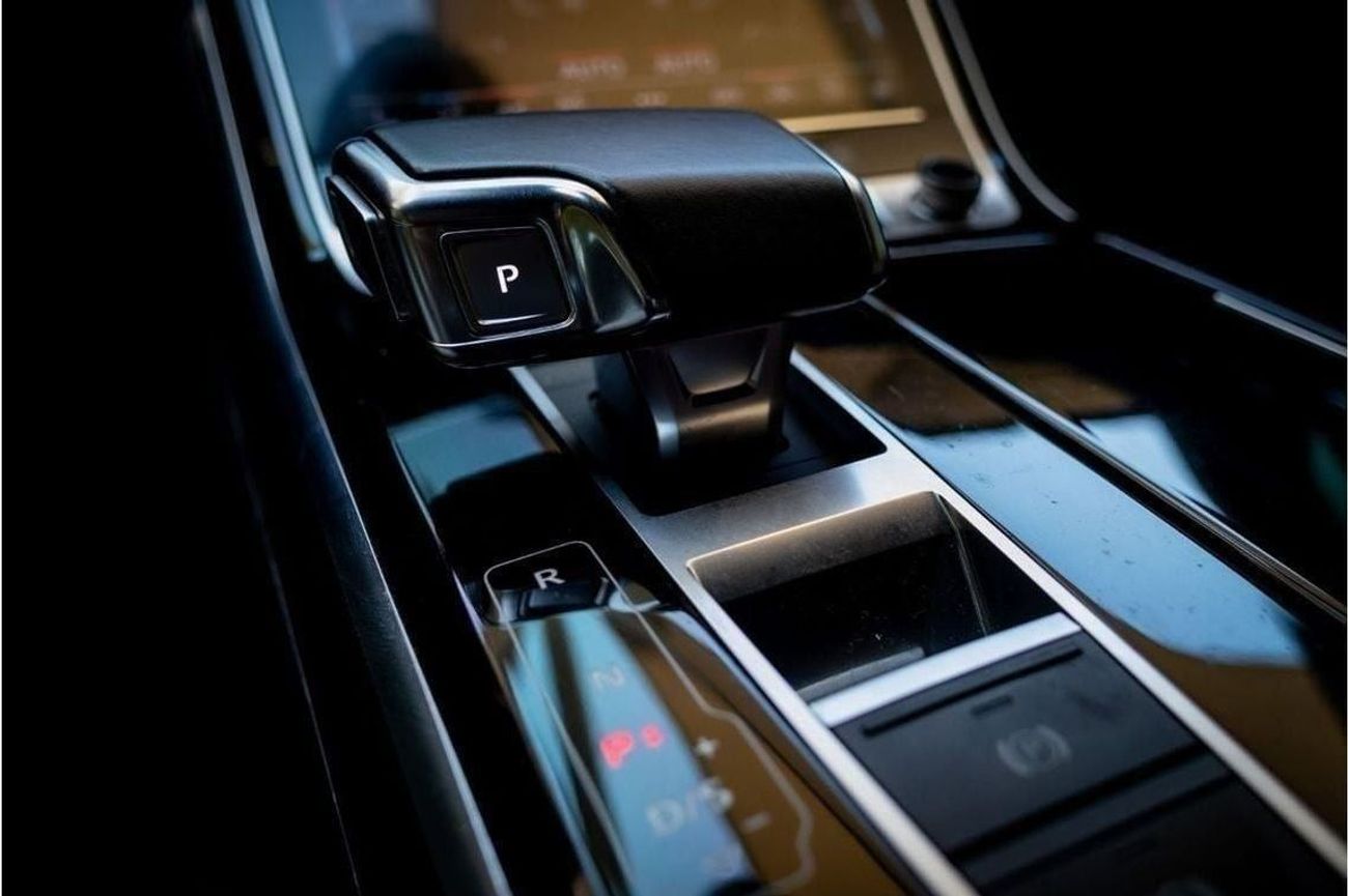 Audi A8 L 60 TFSI Quattro 4.0L (454 HP) Audi A8L 60TFSI Quattro 2020 GCC (The viewing is available by appoin