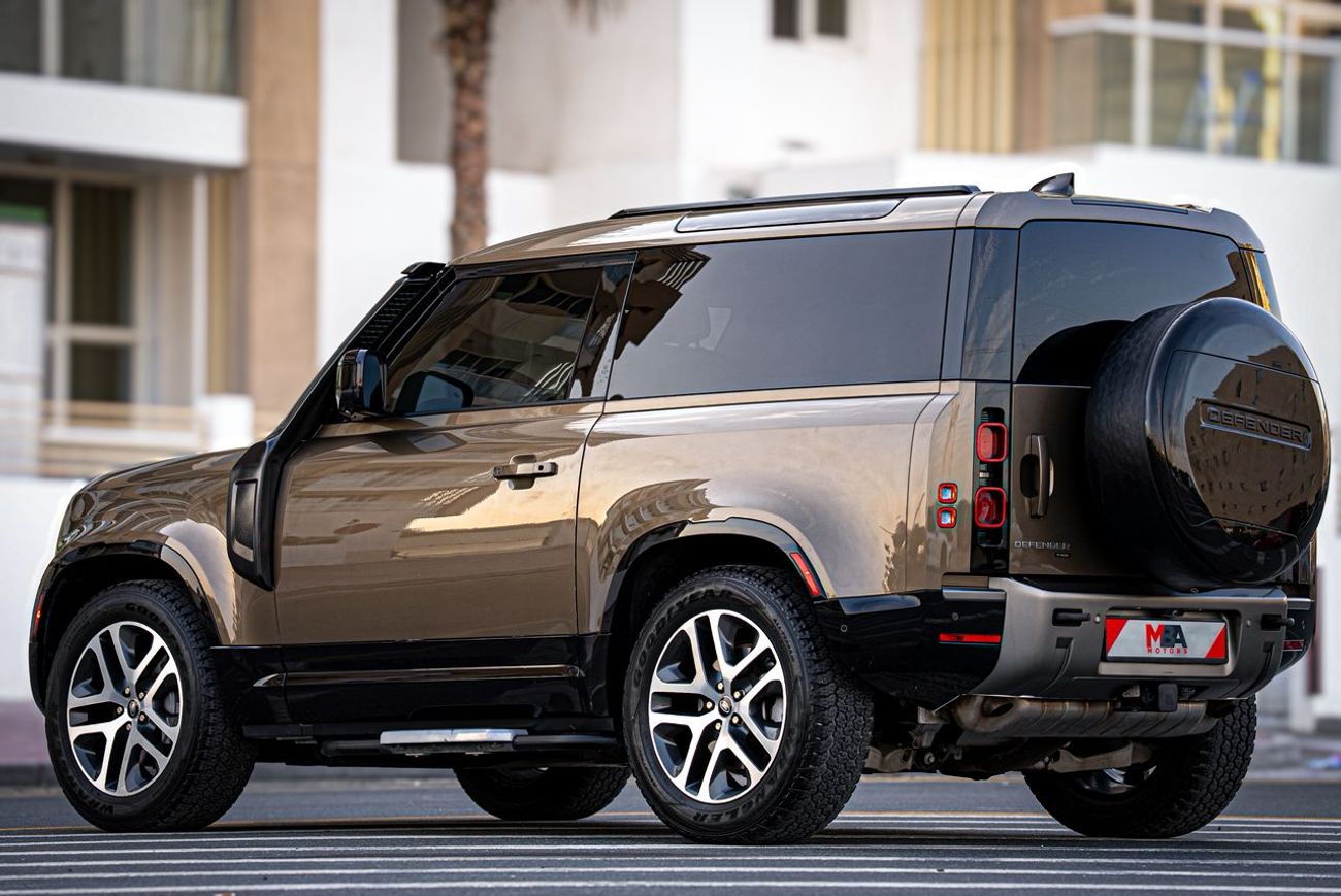 لاند روفر ديفندر P400 90 X-Dynamic HSE 3.0L (5 Seater)